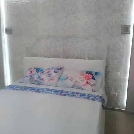 Apartment Rosilienza Private Spa, Patio Garden Free Trasfer To & From Airport