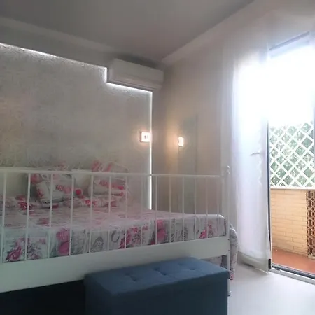 Apartment Rosilienza Private Spa, Patio Garden Free Trasfer To & From Airport Fiumicino