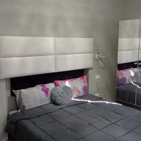 Apartment Rosilienza Private Spa, Patio Garden Free Trasfer To & From Airport Fiumicino