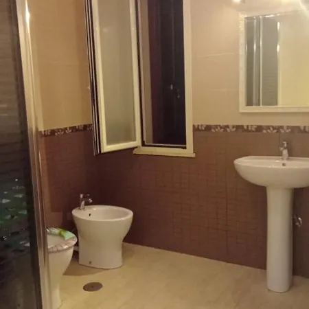 Apartment Rosilienza Private Spa, Patio Garden Free Trasfer To & From Airport Fiumicino