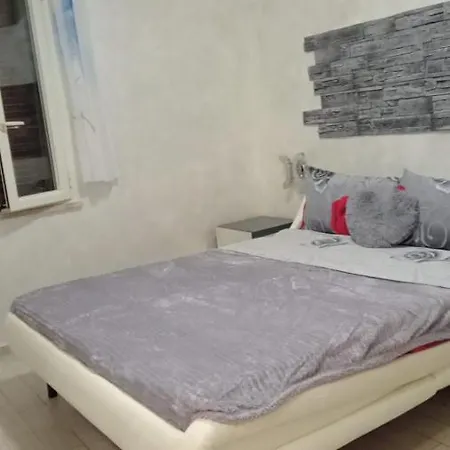 Rosilienza Private Spa, Patio Garden Free Trasfer To & From Airport Apartment Fiumicino