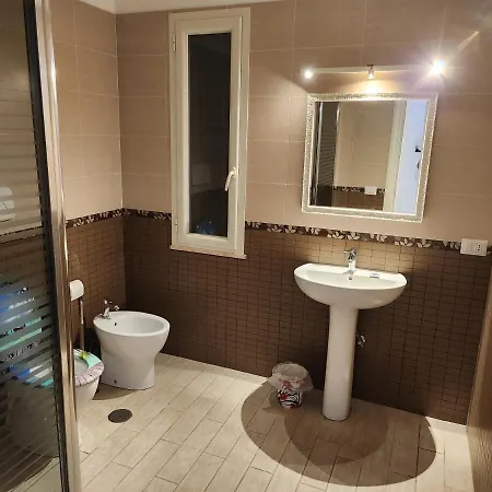 Rosilienza Private Spa, Patio Garden Free Trasfer To & From Airport Fiumicino