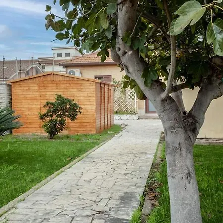 Rosilienza Private Spa, Patio Garden Free Trasfer To & From Airport Apartment