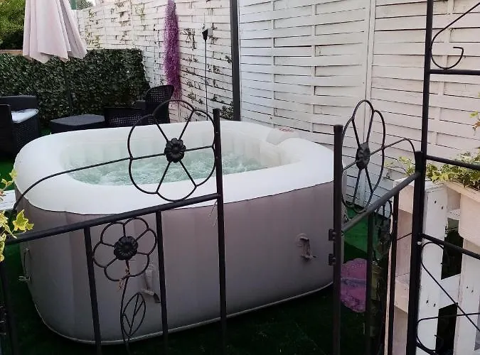 Rosilienza Private Spa, Patio Garden Free Trasfer To & From Airport 피우미치노