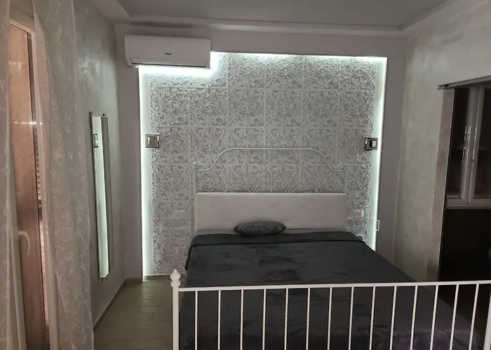 Rosilienza Private Spa, Patio Garden Free Trasfer To & From Airport 아파트